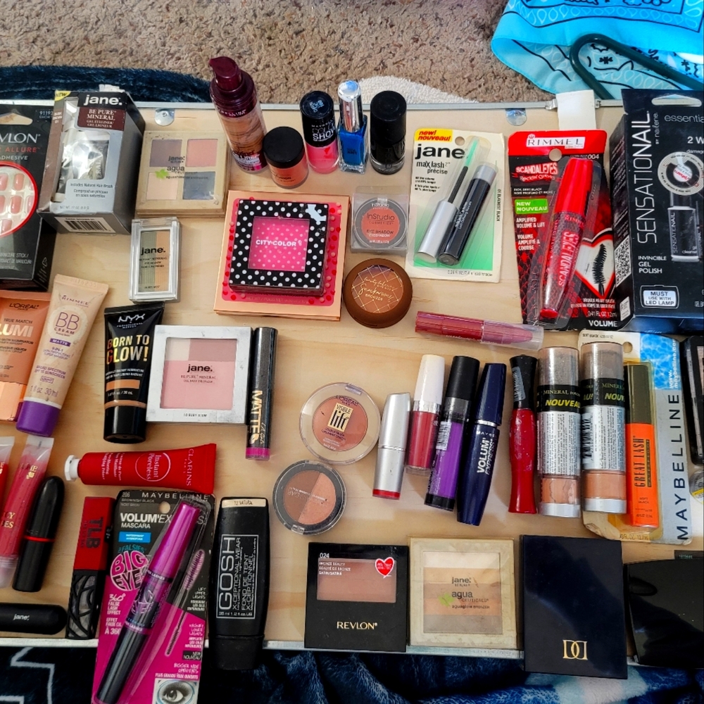 Makeup lot